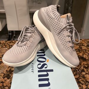Great nursing sneakers